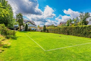 Dom Wczasowy Rudnik w Chłapowie – boisko do siatkówki i miejsce aktywnego wypoczynku